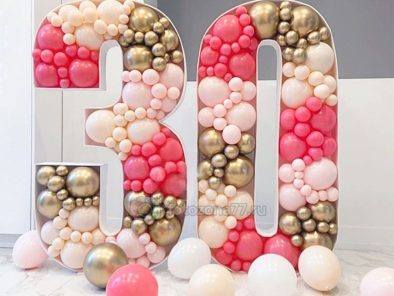 Буквы и цифры из воздушных шаров на каркасе (аэромозайка)